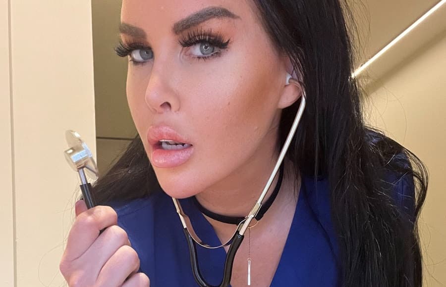 Belgian Starlet Jada Sparks Opens Up about Leaving Nursing Career for Porn