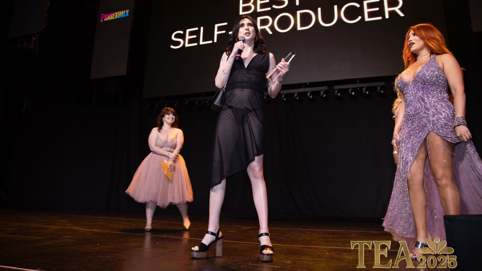 Dusti Bunni Wins TEA Award for Best Self-Producer